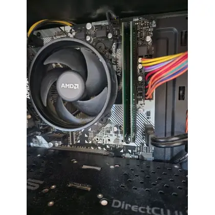 Материнская плата A320m с процессором Ryzen 5 2400G и 16 ГБ ОЗУ