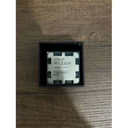 AMD Ryzen 5 7600X
